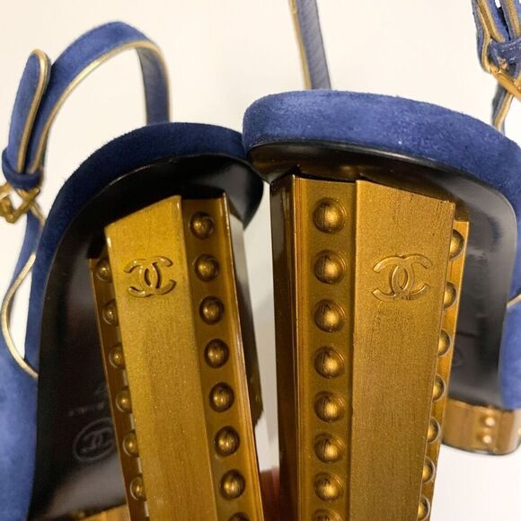 Chanel Blue Suede Gold Studded Interlocking C Slingback Heels EU 37 US 6-6.5 - Picture 10 of 12